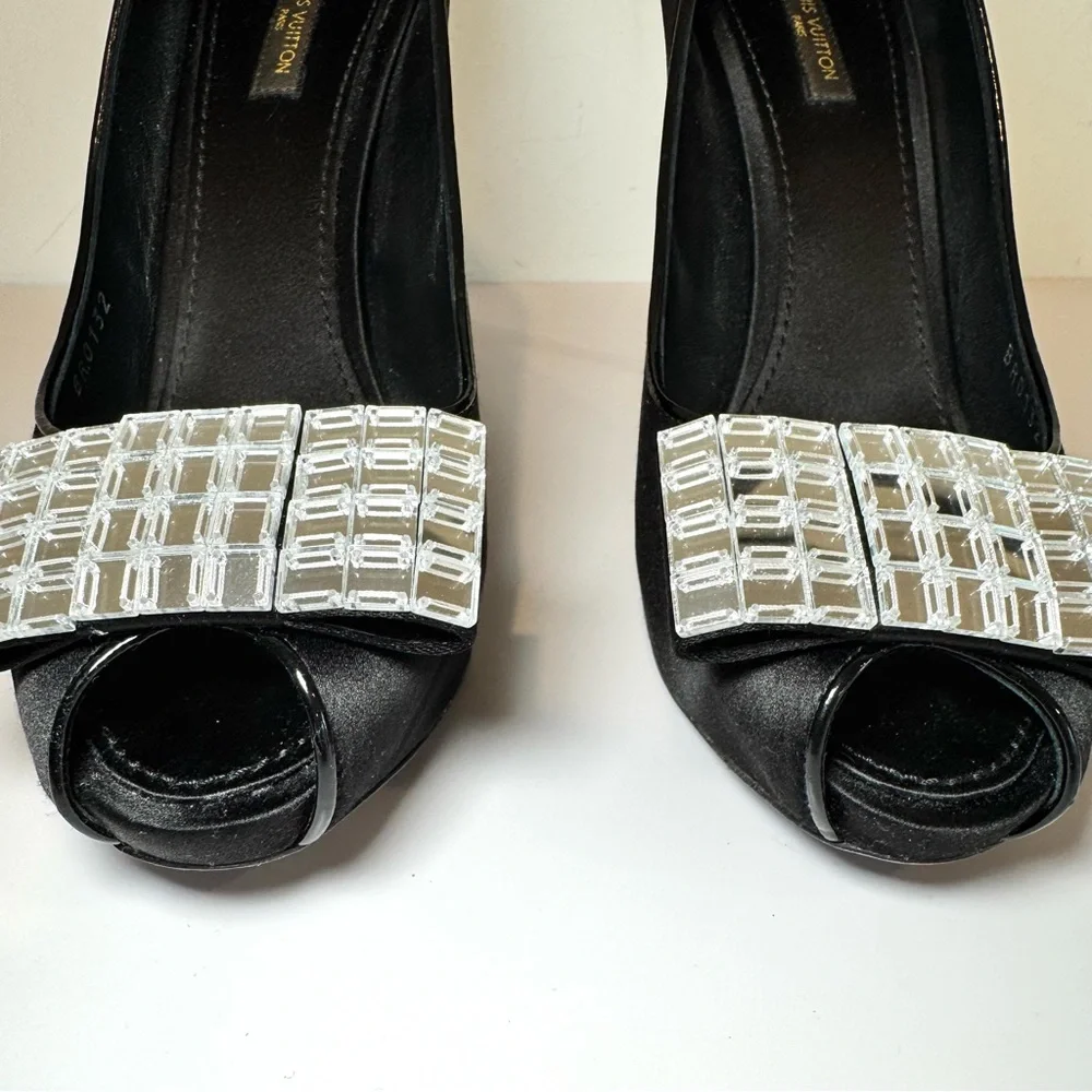 Louis Vuitton Music Hall Black Satin Peep Toe Heel W Mirror Crystal Logo Sz 38.5
